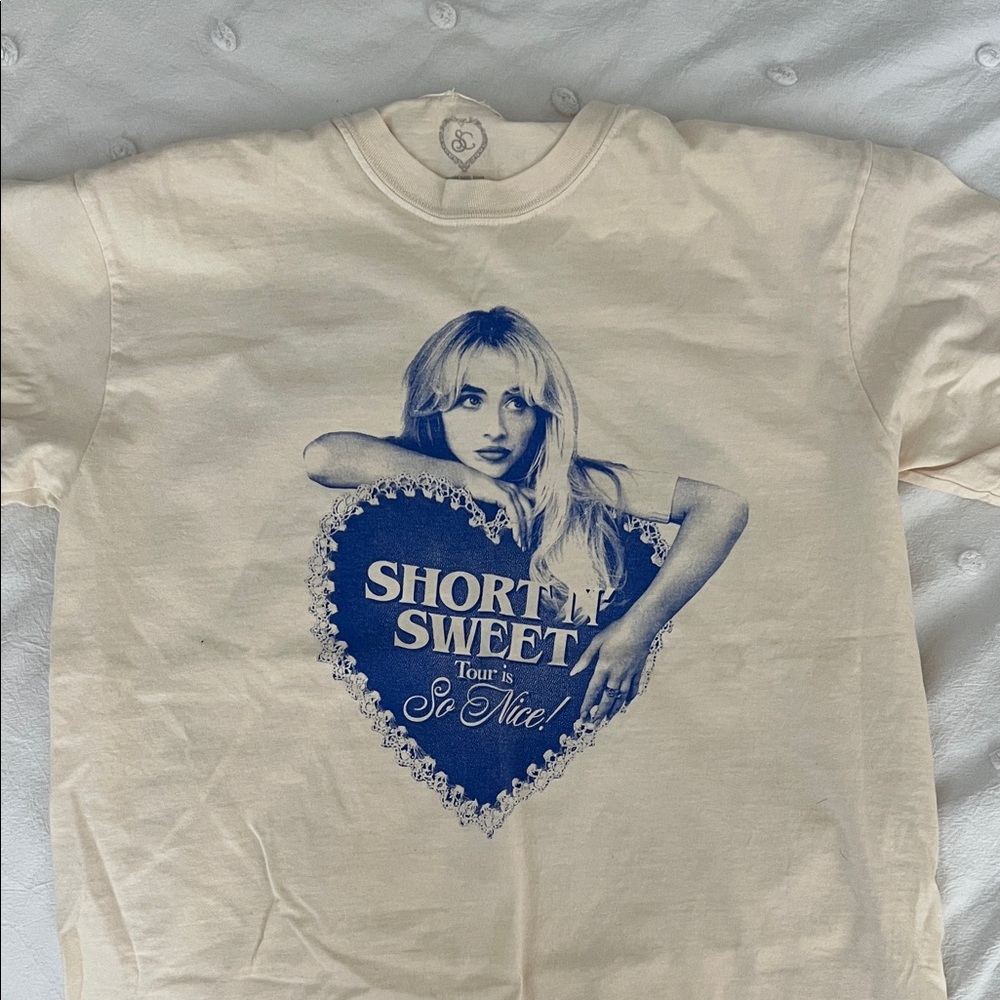 Short n' Sweet Tour Heart Ivory Residency T-Shirt